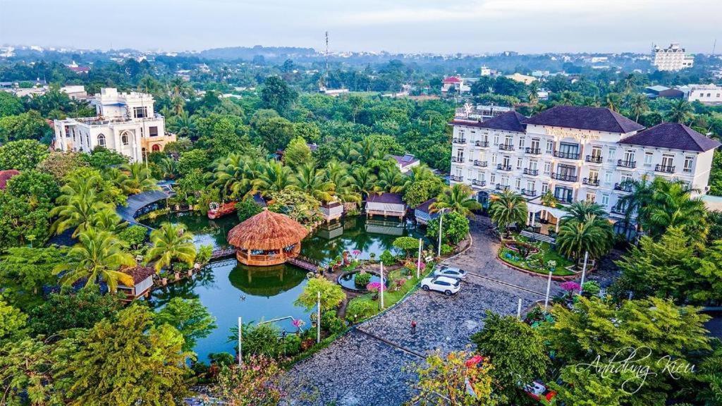 Spring Garden Hotel Lk Long Khanh Zewnętrze zdjęcie