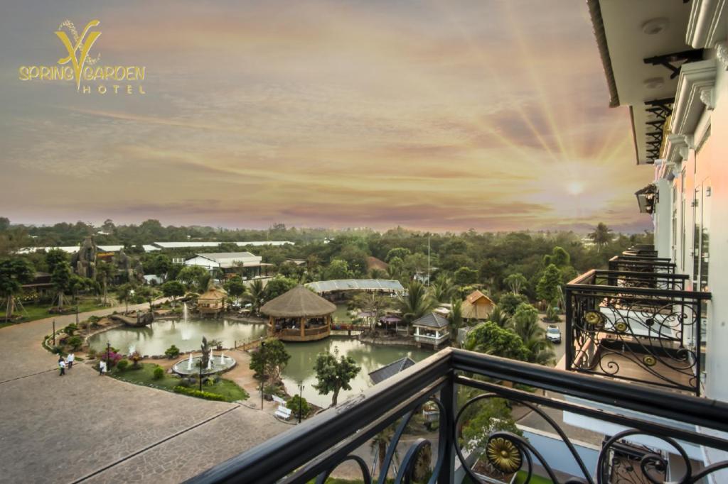 Spring Garden Hotel Lk Long Khanh Zewnętrze zdjęcie